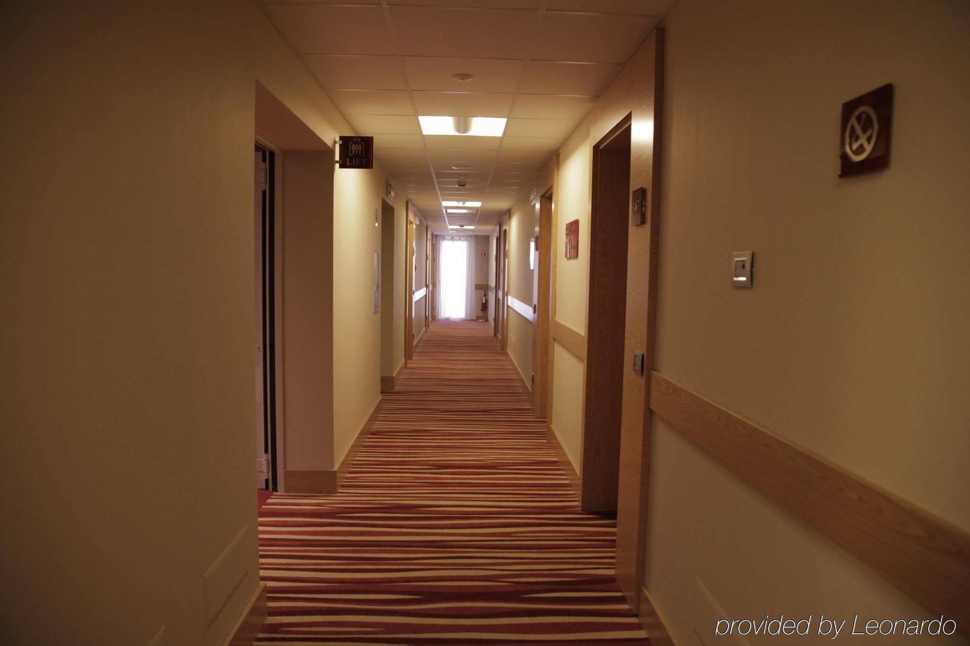 Virginia Palace Hotel การ์บาญาเต มิลาเนเซ ภายนอก รูปภาพ